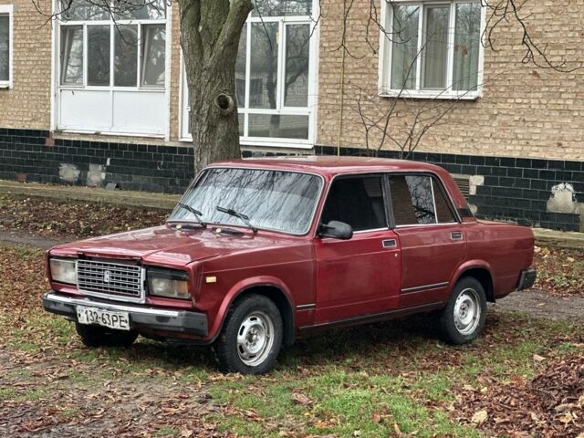 Красный ВАЗ 2107, объемом двигателя 1.5 л и пробегом 145 тыс. км за 650 $, фото 1 на Automoto.ua