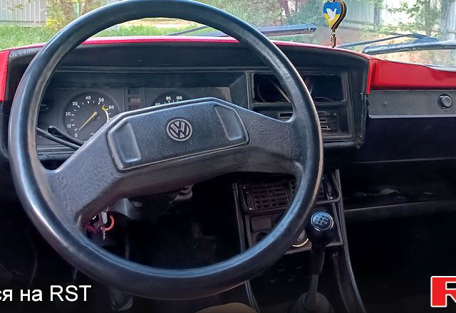 Красный ВАЗ 2107, объемом двигателя 1.5 л и пробегом 0 тыс. км за 350 $, фото 2 на Automoto.ua