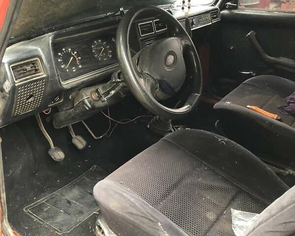 Красный ВАЗ 2107, объемом двигателя 1.45 л и пробегом 999 тыс. км за 411 $, фото 3 на Automoto.ua