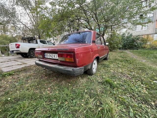 Красный ВАЗ 2107, объемом двигателя 1.5 л и пробегом 400 тыс. км за 600 $, фото 1 на Automoto.ua