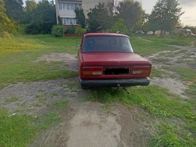 Красный ВАЗ 2107, объемом двигателя 1 л и пробегом 40 тыс. км за 400 $, фото 2 на Automoto.ua