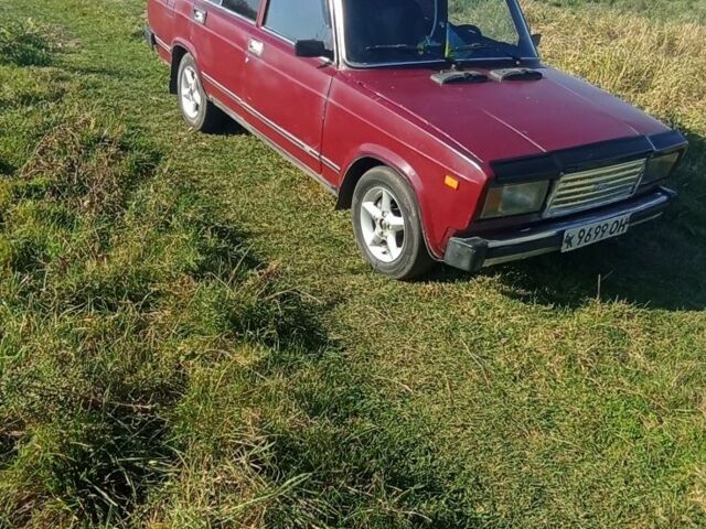 Красный ВАЗ 2107, объемом двигателя 1.5 л и пробегом 640 тыс. км за 861 $, фото 1 на Automoto.ua