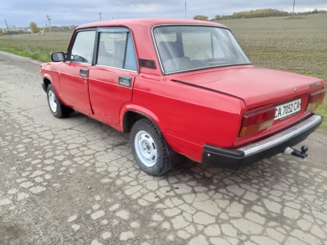 Красный ВАЗ 2107, объемом двигателя 1 л и пробегом 100 тыс. км за 559 $, фото 3 на Automoto.ua