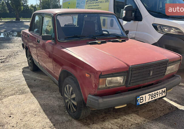 Красный ВАЗ 2107, объемом двигателя 1.5 л и пробегом 55 тыс. км за 700 $, фото 2 на Automoto.ua