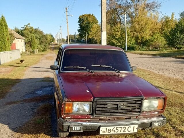 ВАЗ 2107 1989 в Сумах на Automoto.ua Красный ВАЗ 2107, объемом двигателя 0 л и пробегом 123 тыс. км за 528 $, фото 1 на Automoto.ua