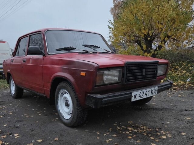 Красный ВАЗ 2107, объемом двигателя 1 л и пробегом 87 тыс. км за 500 $, фото 1 на Automoto.ua