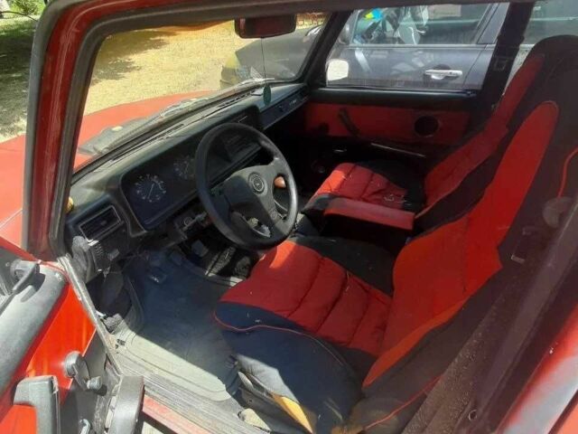 ВАЗ 2107 1989 в Днепре (Днепропетровске) на Automoto.ua Красный ВАЗ 2107, объемом двигателя 1.5 л и пробегом 3 тыс. км за 408 $, фото 4 на Automoto.ua