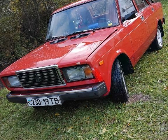 ВАЗ 2107 1989 в Стрые на Automoto.ua Красный ВАЗ 2107, объемом двигателя 0 л и пробегом 40 тыс. км за 480 $, фото 5 на Automoto.ua