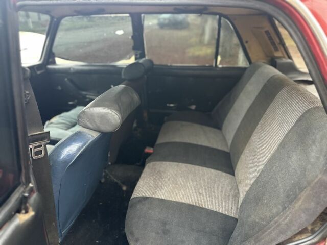 Красный ВАЗ 2107, объемом двигателя 1.5 л и пробегом 145 тыс. км за 650 $, фото 7 на Automoto.ua