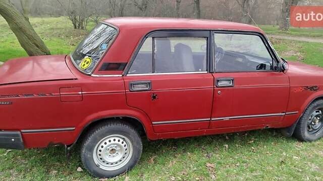 Красный ВАЗ 2107, объемом двигателя 1.3 л и пробегом 98 тыс. км за 593 $, фото 3 на Automoto.ua