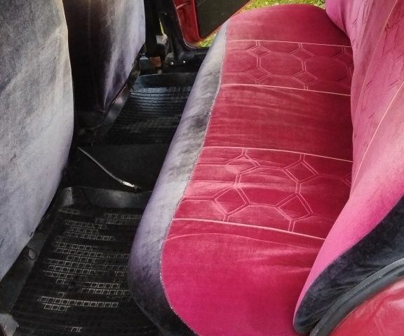 ВАЗ 2107 1989 в Стрые на Automoto.ua Красный ВАЗ 2107, объемом двигателя 0 л и пробегом 40 тыс. км за 480 $, фото 3 на Automoto.ua