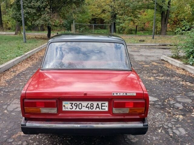 Красный ВАЗ 2107, объемом двигателя 0 л и пробегом 182 тыс. км за 850 $, фото 1 на Automoto.ua