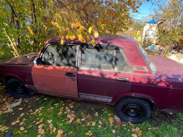 Красный ВАЗ 2107, объемом двигателя 1.5 л и пробегом 336 тыс. км за 350 $, фото 3 на Automoto.ua