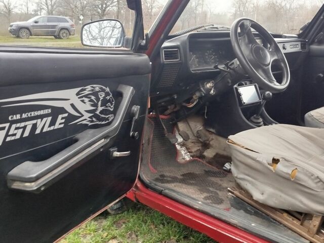 Красный ВАЗ 2107, объемом двигателя 1.3 л и пробегом 98 тыс. км за 593 $, фото 9 на Automoto.ua