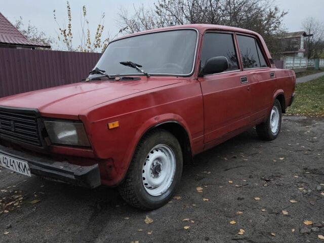Красный ВАЗ 2107, объемом двигателя 1 л и пробегом 87 тыс. км за 500 $, фото 2 на Automoto.ua