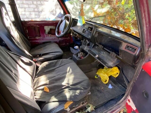 Красный ВАЗ 2107, объемом двигателя 1.5 л и пробегом 336 тыс. км за 350 $, фото 1 на Automoto.ua