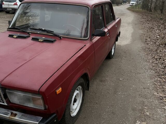 Красный ВАЗ 2107, объемом двигателя 1.5 л и пробегом 50 тыс. км за 709 $, фото 2 на Automoto.ua