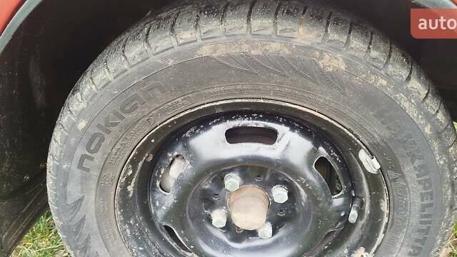 Красный ВАЗ 2107, объемом двигателя 1.3 л и пробегом 98 тыс. км за 593 $, фото 7 на Automoto.ua