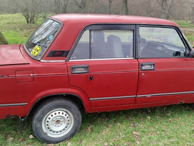 Красный ВАЗ 2107, объемом двигателя 1.3 л и пробегом 98 тыс. км за 593 $, фото 4 на Automoto.ua