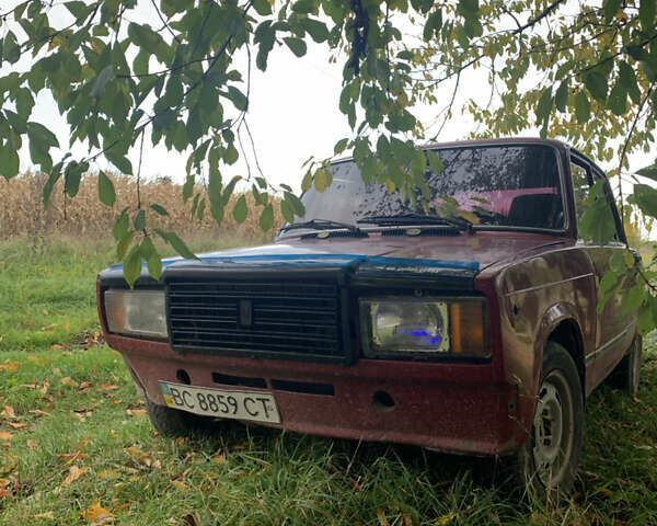 Красный ВАЗ 2107, объемом двигателя 1.5 л и пробегом 200 тыс. км за 356 $, фото 4 на Automoto.ua