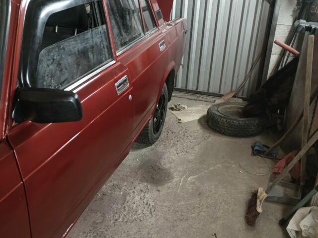 Красный ВАЗ 2107, объемом двигателя 1.5 л и пробегом 356 тыс. км за 750 $, фото 8 на Automoto.ua