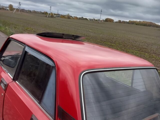 Красный ВАЗ 2107, объемом двигателя 1 л и пробегом 100 тыс. км за 559 $, фото 9 на Automoto.ua