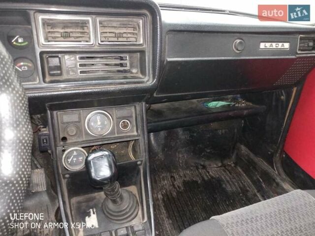 Красный ВАЗ 2107, объемом двигателя 1.5 л и пробегом 112 тыс. км за 650 $, фото 4 на Automoto.ua