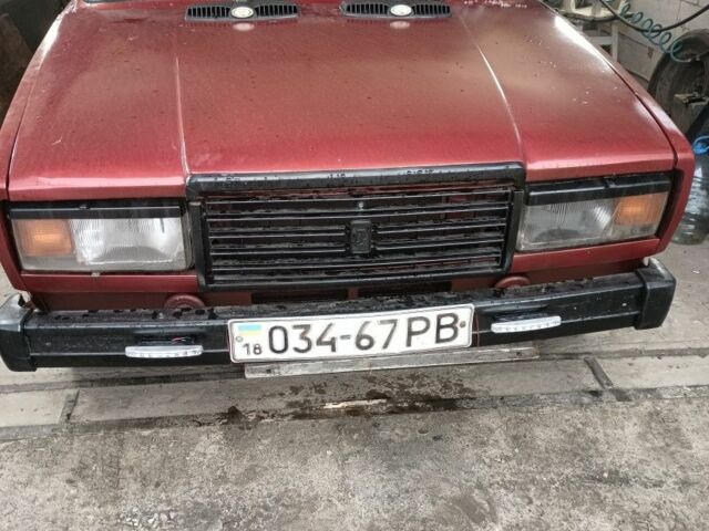 Красный ВАЗ 2107, объемом двигателя 1.5 л и пробегом 356 тыс. км за 750 $, фото 2 на Automoto.ua