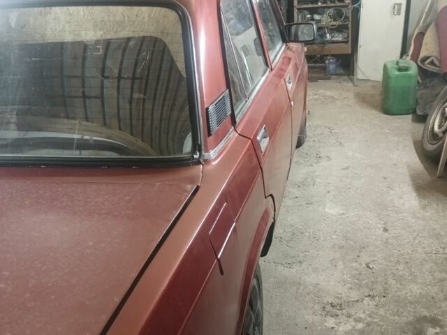 Красный ВАЗ 2107, объемом двигателя 1.5 л и пробегом 356 тыс. км за 750 $, фото 5 на Automoto.ua