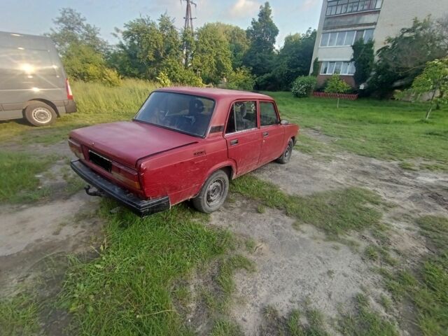 Красный ВАЗ 2107, объемом двигателя 1 л и пробегом 40 тыс. км за 400 $, фото 1 на Automoto.ua