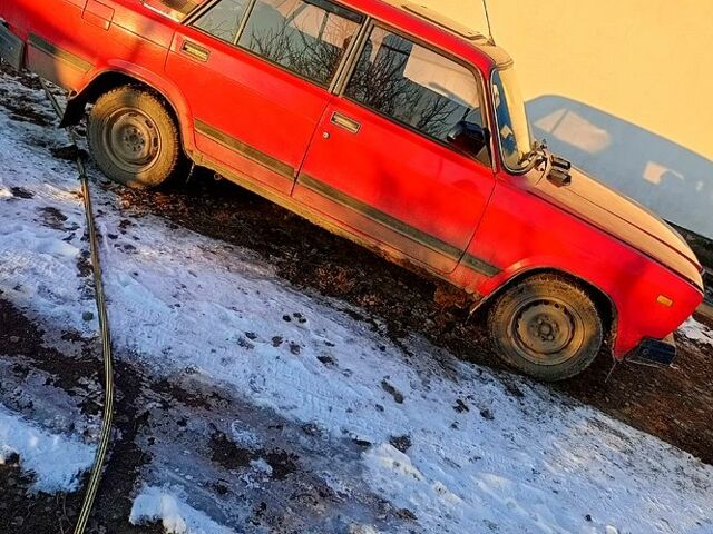 Красный ВАЗ 2107, объемом двигателя 16 л и пробегом 0 тыс. км за 1000 $, фото 3 на Automoto.ua