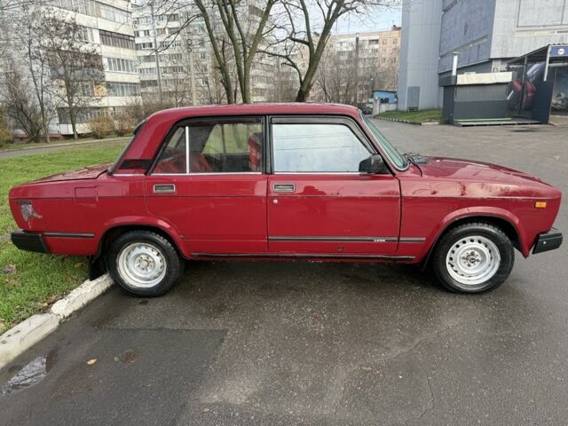 Красный ВАЗ 2107, объемом двигателя 1.5 л и пробегом 200 тыс. км за 593 $, фото 7 на Automoto.ua
