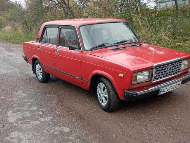 Красный ВАЗ 2107, объемом двигателя 1.5 л и пробегом 330 тыс. км за 764 $, фото 1 на Automoto.ua