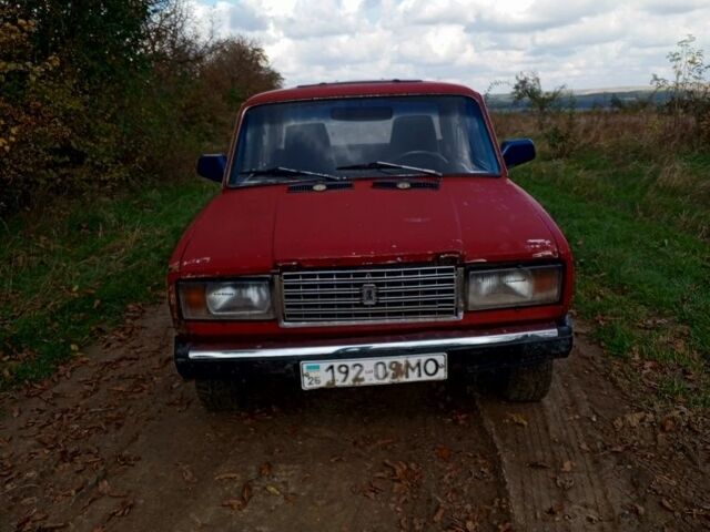 Красный ВАЗ 2107, объемом двигателя 5 л и пробегом 120 тыс. км за 650 $, фото 1 на Automoto.ua