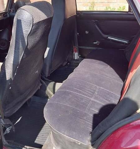 Красный ВАЗ 2107, объемом двигателя 1.3 л и пробегом 300 тыс. км за 650 $, фото 6 на Automoto.ua