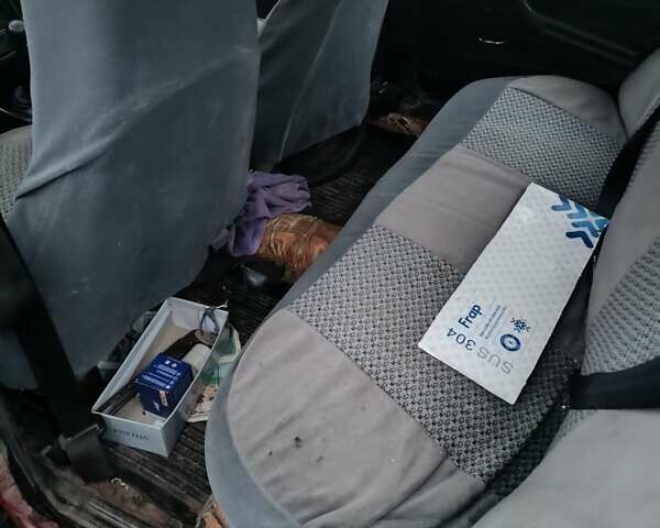 Красный ВАЗ 2107, объемом двигателя 1.45 л и пробегом 300 тыс. км за 450 $, фото 1 на Automoto.ua