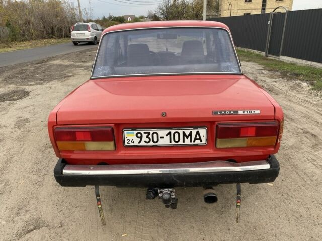 Красный ВАЗ 2107, объемом двигателя 1.5 л и пробегом 2 тыс. км за 600 $, фото 2 на Automoto.ua