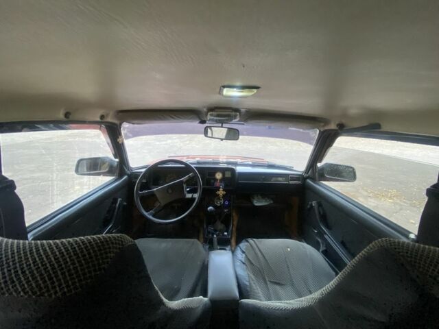 ВАЗ 2107 1990 в Краматорске на Automoto.ua Красный ВАЗ 2107, объемом двигателя 1.6 л и пробегом 180 тыс. км за 833 $, фото 3 на Automoto.ua