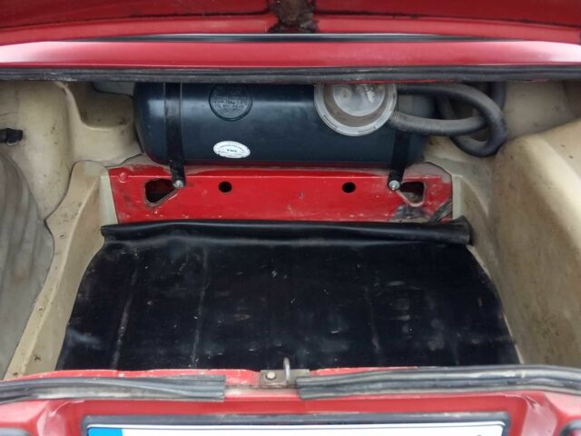 Красный ВАЗ 2107, объемом двигателя 1.5 л и пробегом 330 тыс. км за 764 $, фото 16 на Automoto.ua