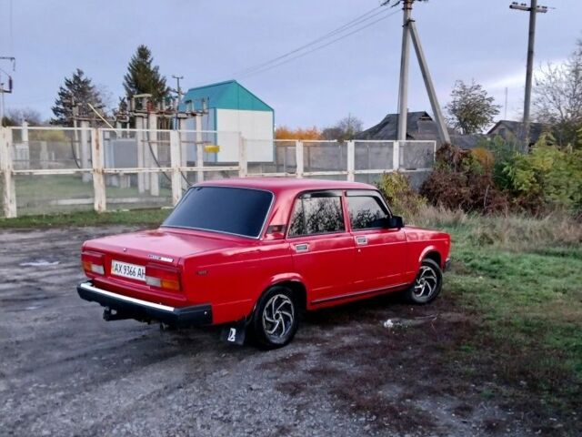 Красный ВАЗ 2107, объемом двигателя 1.6 л и пробегом 70 тыс. км за 1800 $, фото 1 на Automoto.ua