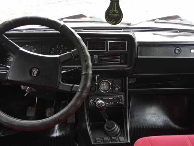 Красный ВАЗ 2107, объемом двигателя 1.5 л и пробегом 330 тыс. км за 764 $, фото 19 на Automoto.ua