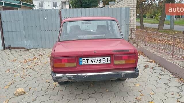 Красный ВАЗ 2107, объемом двигателя 1.45 л и пробегом 104 тыс. км за 526 $, фото 2 на Automoto.ua