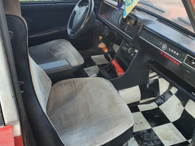 ВАЗ 2107 1990 в Жмеренке на Automoto.ua Красный ВАЗ 2107, объемом двигателя 1.2 л и пробегом 80 тыс. км за 444 $, фото 4 на Automoto.ua