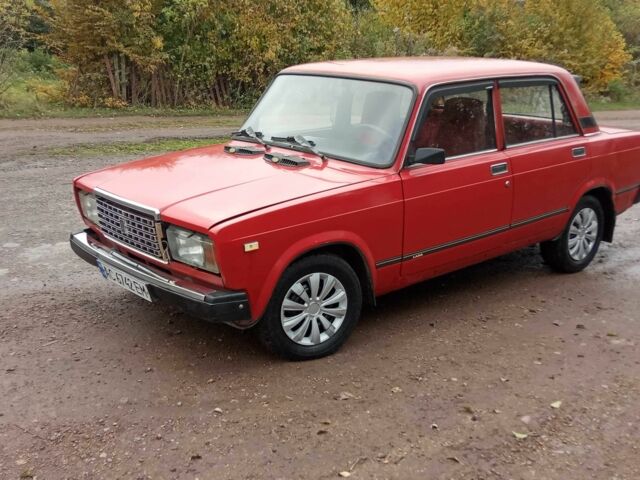 Красный ВАЗ 2107, объемом двигателя 1.5 л и пробегом 330 тыс. км за 764 $, фото 6 на Automoto.ua