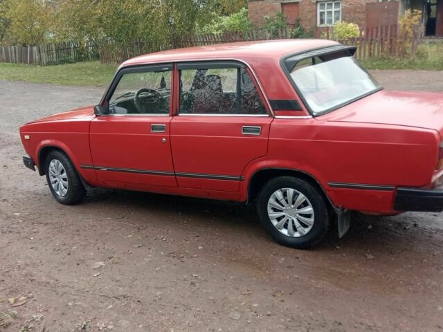 Красный ВАЗ 2107, объемом двигателя 1.5 л и пробегом 330 тыс. км за 764 $, фото 11 на Automoto.ua