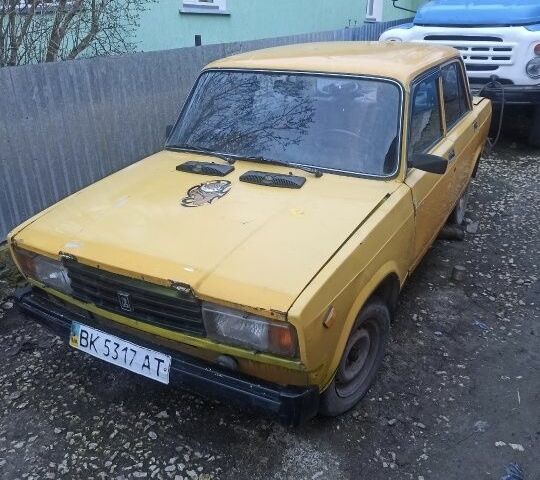 Красный ВАЗ 2107, объемом двигателя 0 л и пробегом 10 тыс. км за 1195 $, фото 3 на Automoto.ua