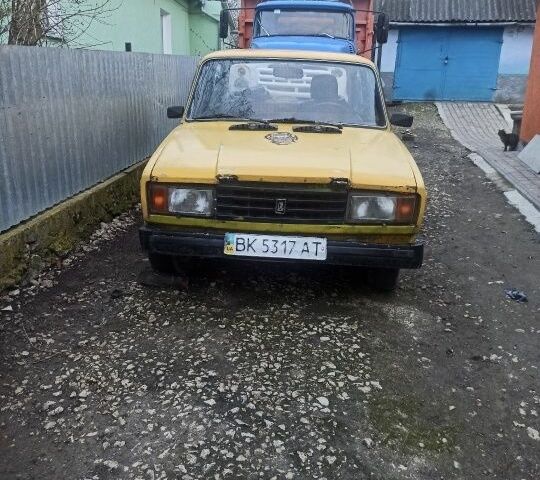 Красный ВАЗ 2107, объемом двигателя 0 л и пробегом 10 тыс. км за 1195 $, фото 4 на Automoto.ua