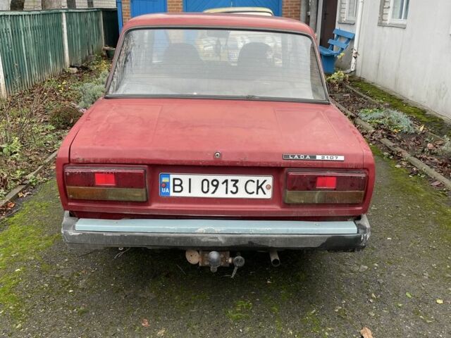 Красный ВАЗ 2107, объемом двигателя 1.5 л и пробегом 3 тыс. км за 709 $, фото 3 на Automoto.ua