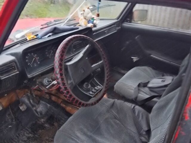 Красный ВАЗ 2107, объемом двигателя 0 л и пробегом 421 тыс. км за 550 $, фото 4 на Automoto.ua