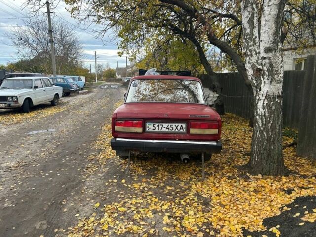 ВАЗ 2107 1990 в Изюме на Automoto.ua Красный ВАЗ 2107, объемом двигателя 1.3 л и пробегом 300 тыс. км за 523 $, фото 3 на Automoto.ua
